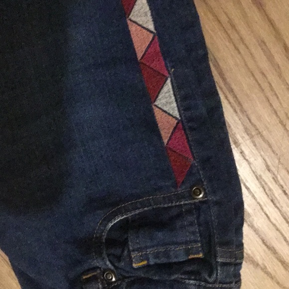 girls jeans with pink pattern on the side - Picture 4 of 5